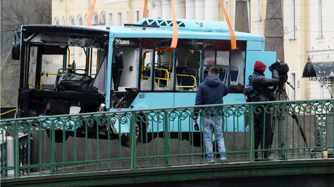 Доказали тормоза: что грозит водителю упавшего в Мойку автобуса