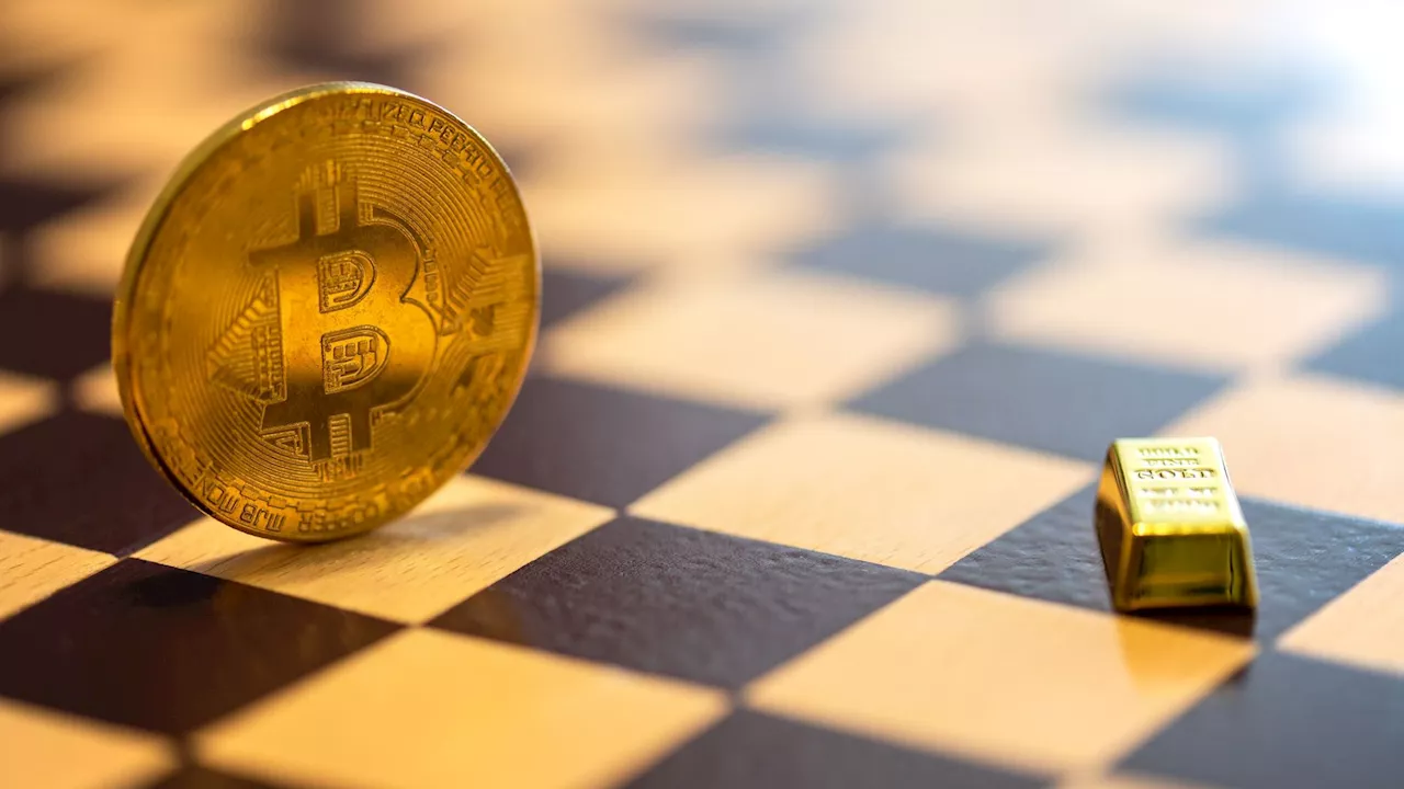 Bitcoin struggles to break above $61k resistance, gold sets new record high