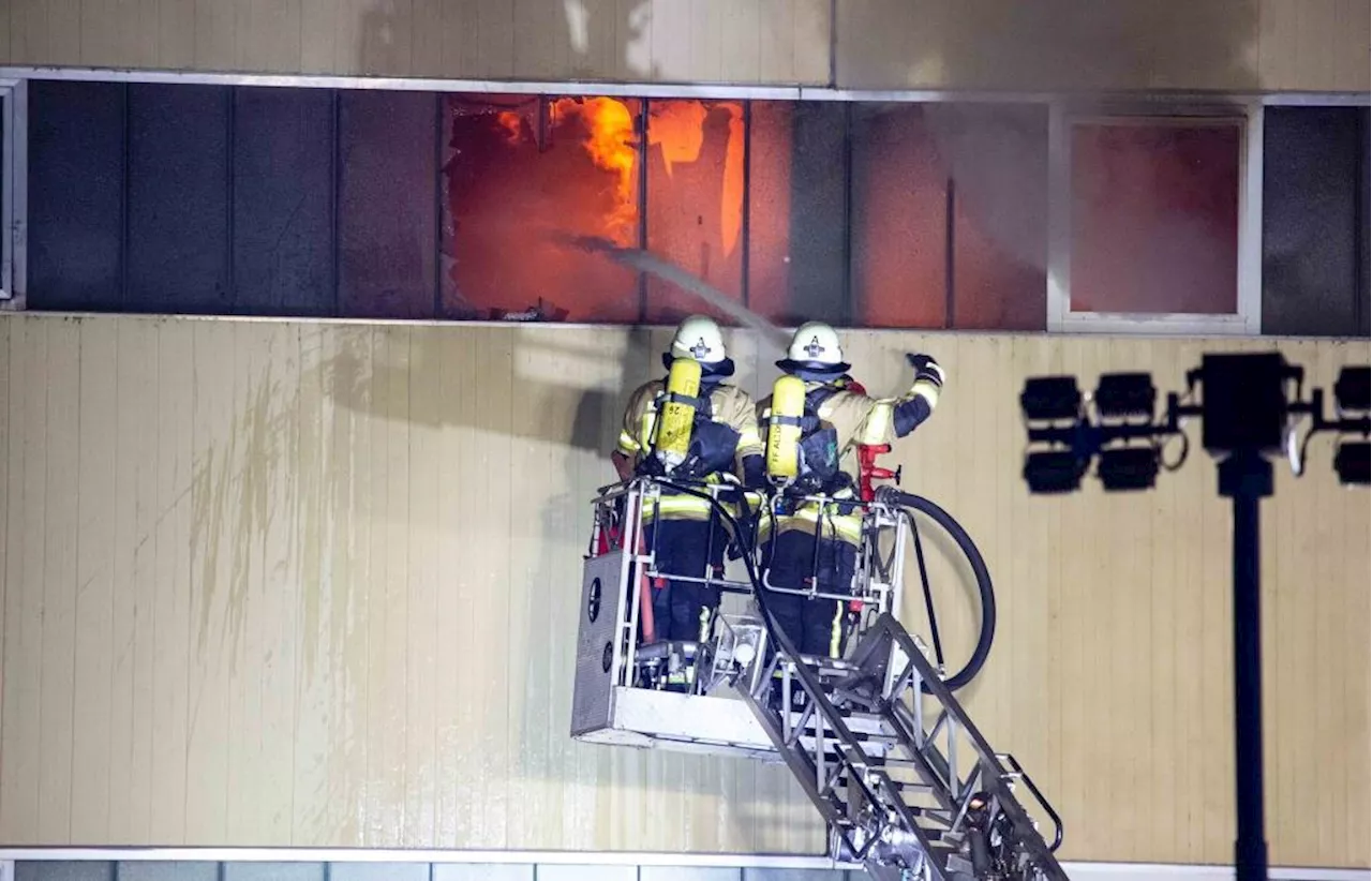 Feuer in Landshuter Schokoladenfabrik Brandt: Feuerwehr kämpft weiterhin gegen Glutnester