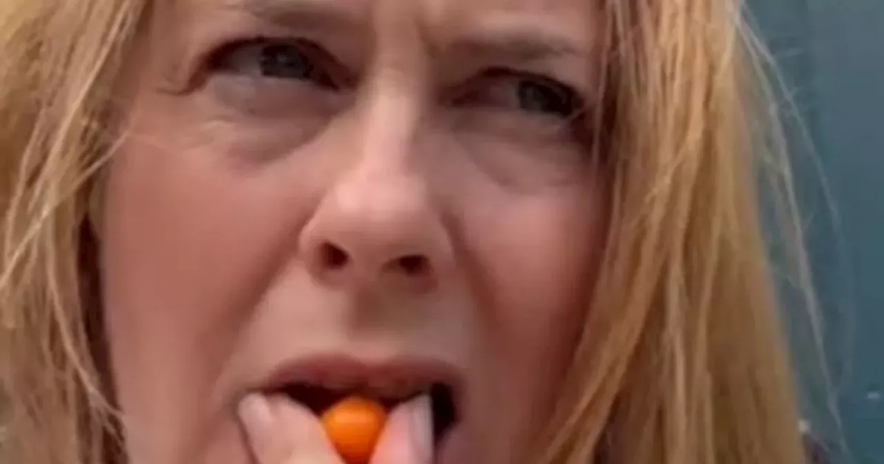 Fears for 90s icon Alicia Silverstone as she eats 'poisonous fruit' in video