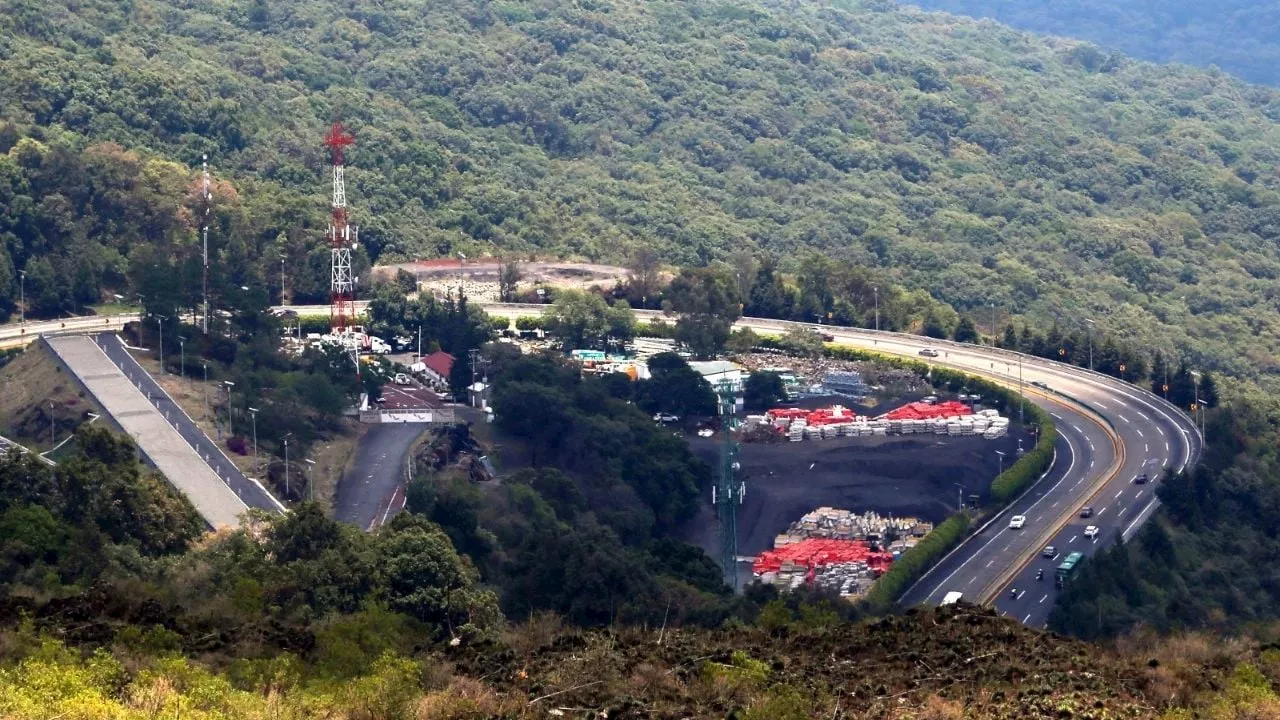 Cierre total de un tramo de la autopista México-Cuernavaca por más de un mes: SICT