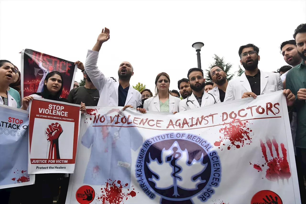 Conmoción por el brutal asesinato y violación de una doctora en la India