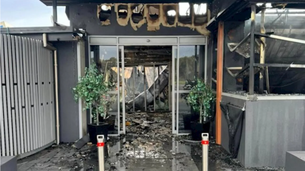 Victorian community left devastated after fire rips through popular bowling club