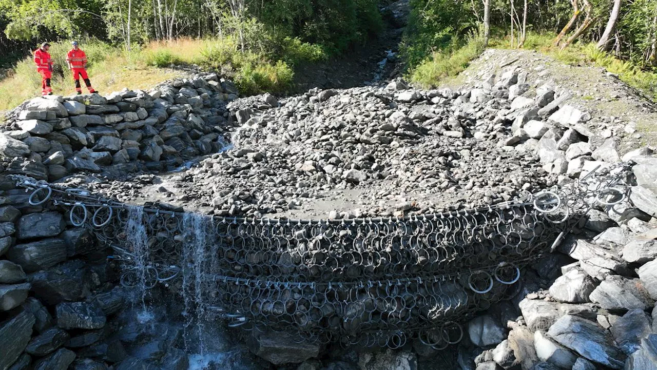 Sikringen funket: Bildene viser enorme forskjeller etter to skred på samme sted