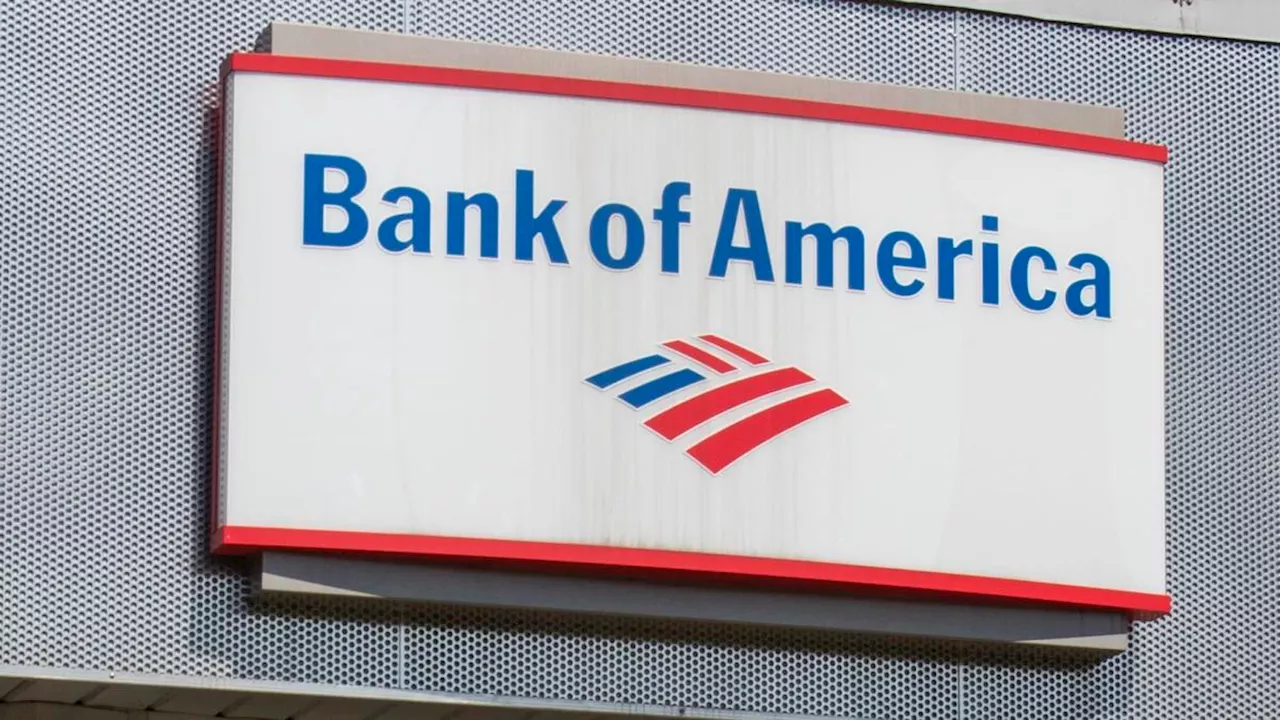 Berkshire Hathaway trims stake in Bank of America