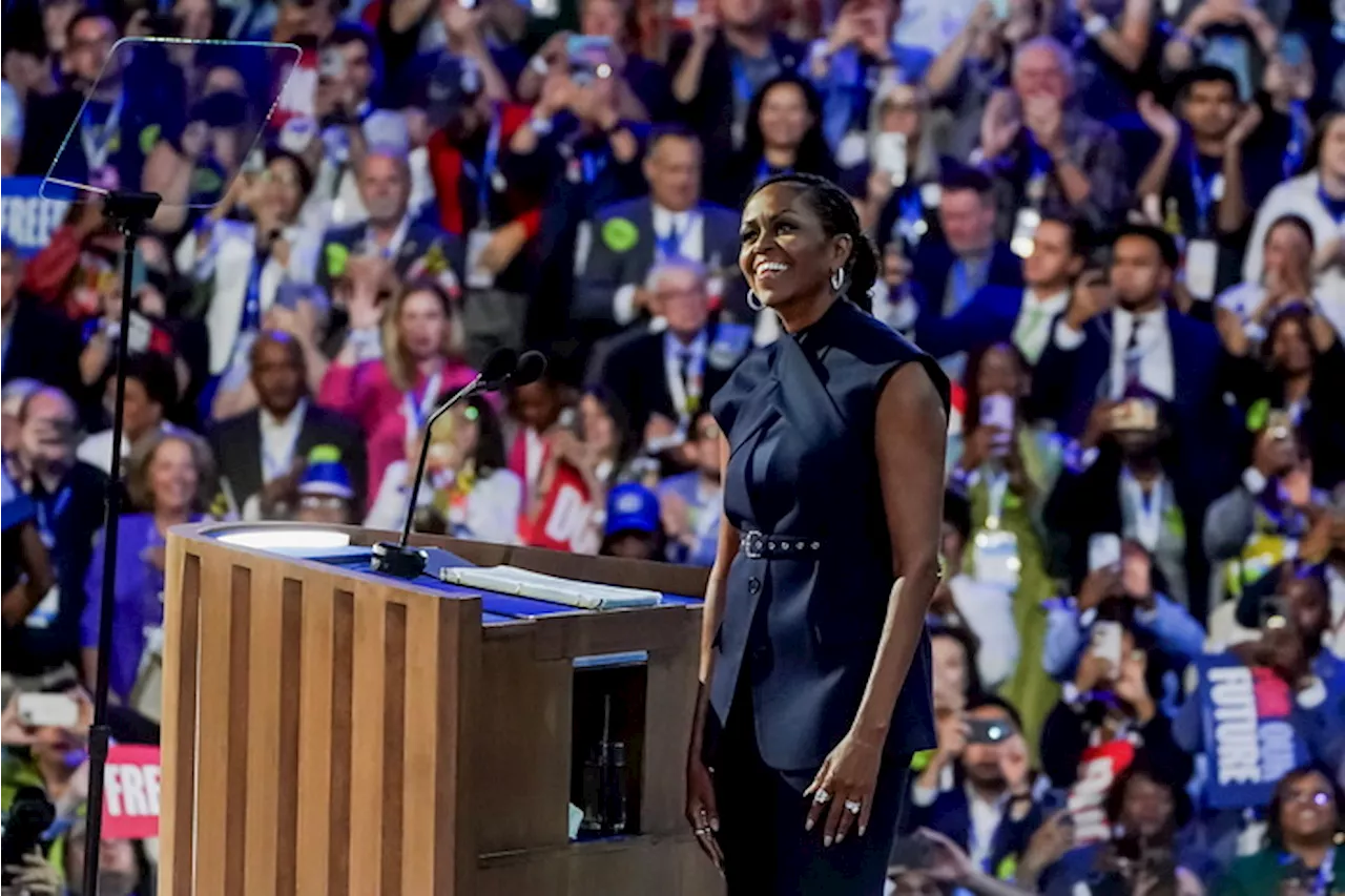 Usa 2024, ovazione alla convention dem di Chicago per Michelle Obama: 'La speranza sta tornando'