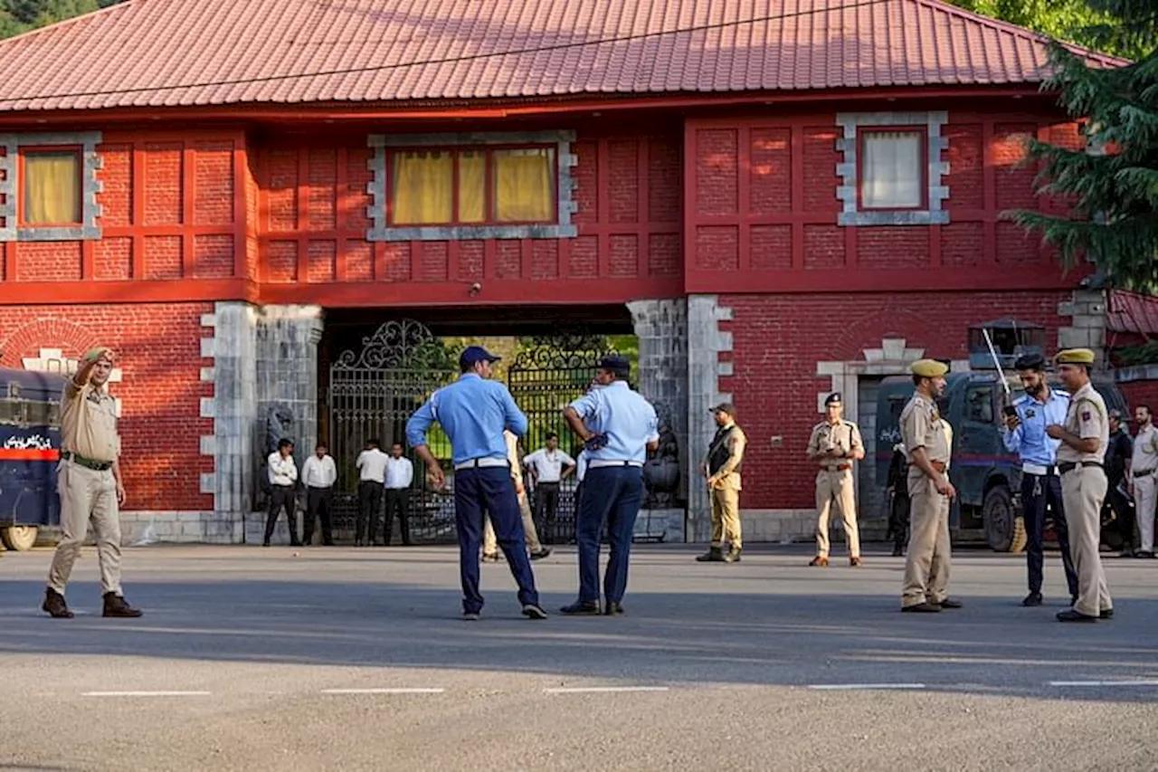 Srinagar : घाटी पहुंचे नेता प्रतिपक्ष राहुल गांधी, श्रीनगर के नामी होटल में किया रात्रिभोज... खाई आइसक्रीम