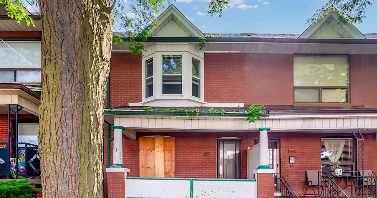 This abandoned Toronto house hasn't been on the market since 1951