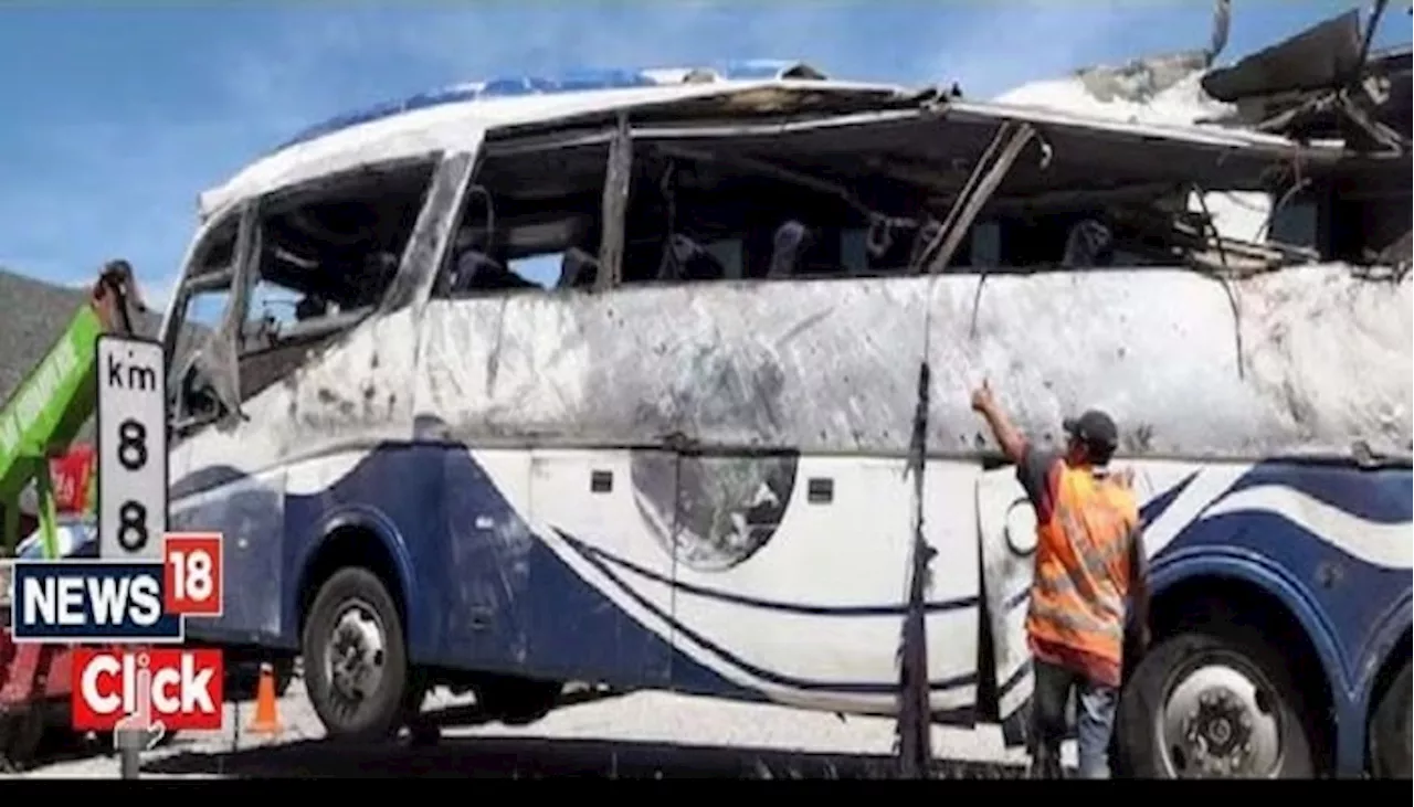 Pilgrims’ bus accident: Embassy in constant contact with Iranian authorities, says Dar