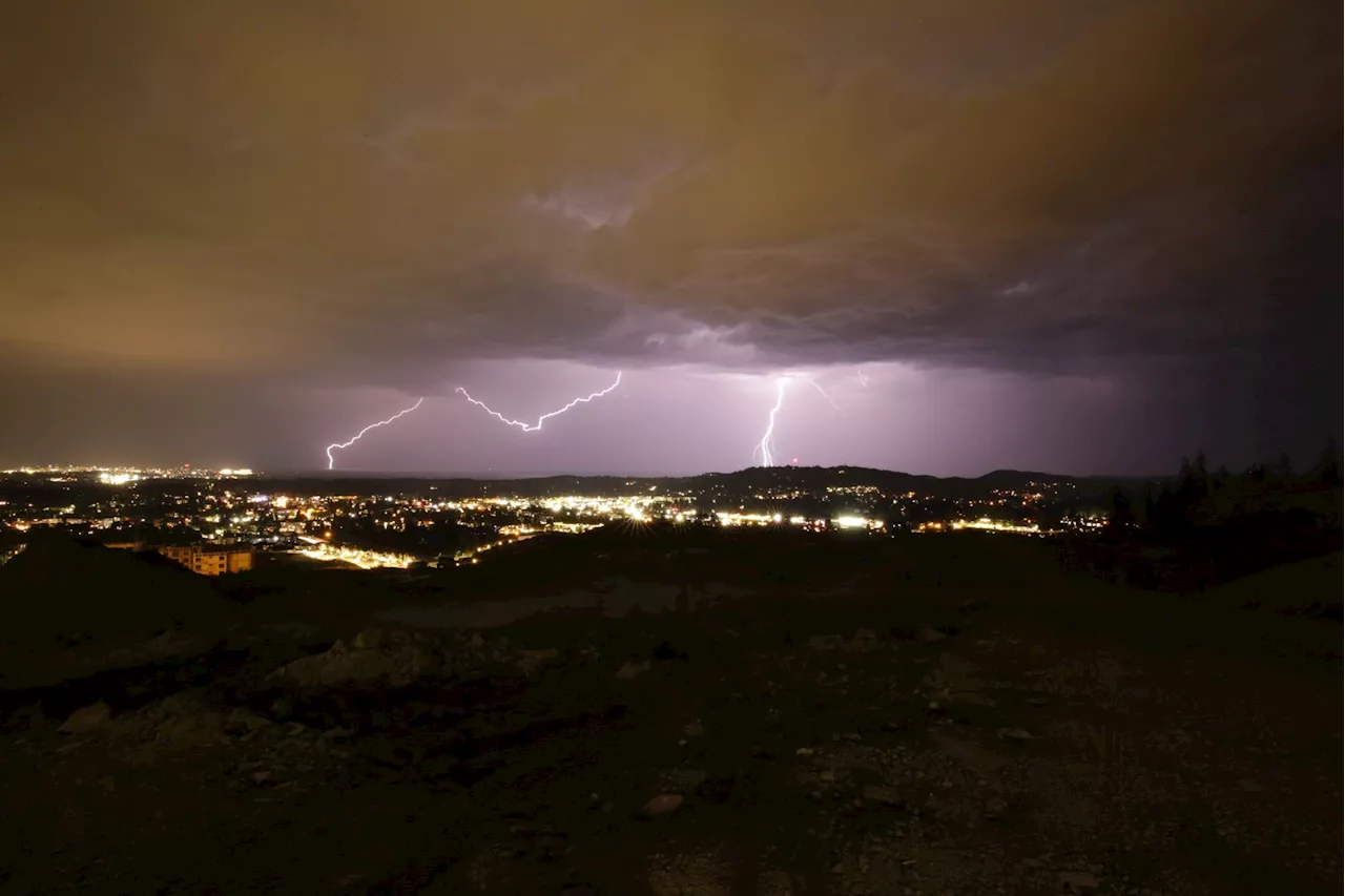 More lightning, heavy rain coming for East Vancouver Island