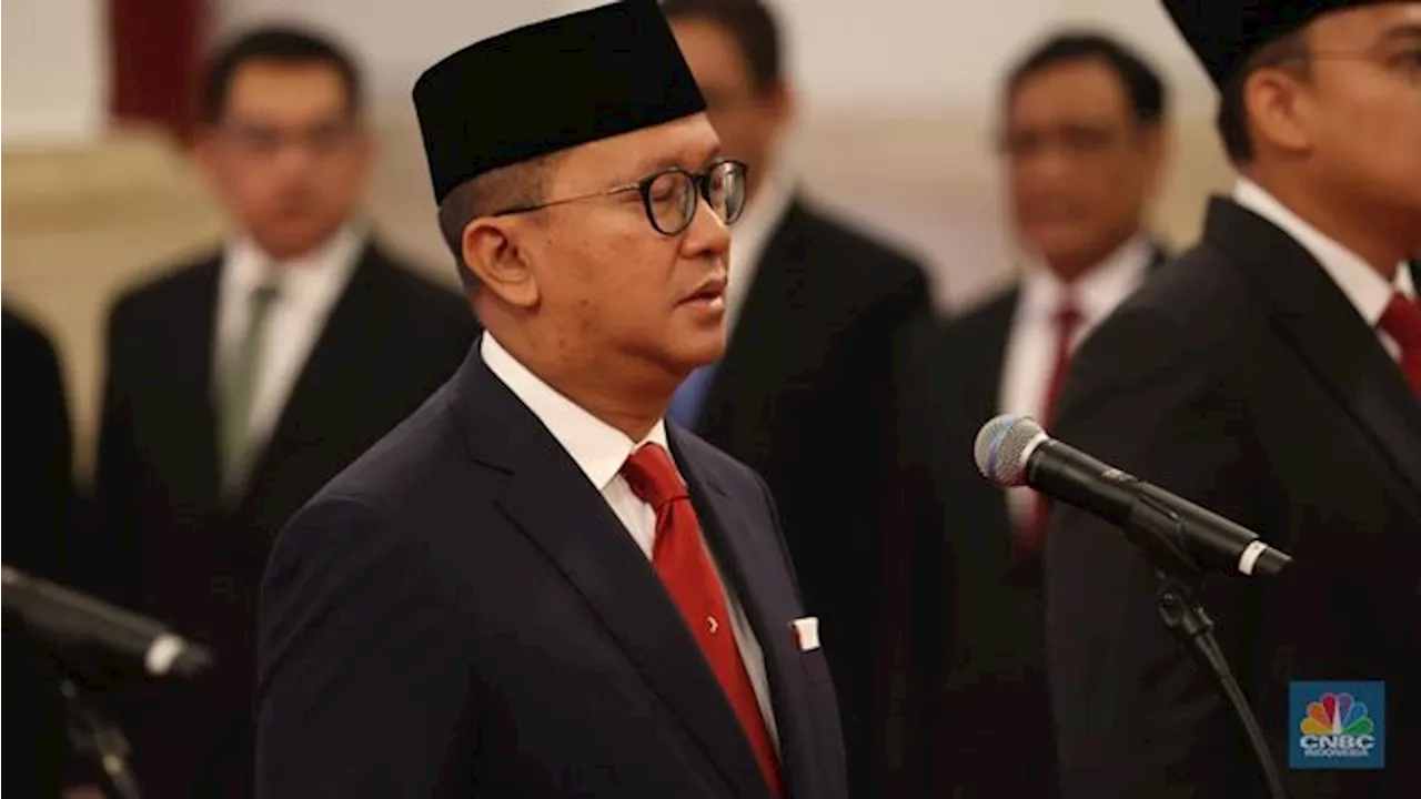 Baru Dilantik Jadi Menteri, Rosan Terbang Temui Raksasa Singapura