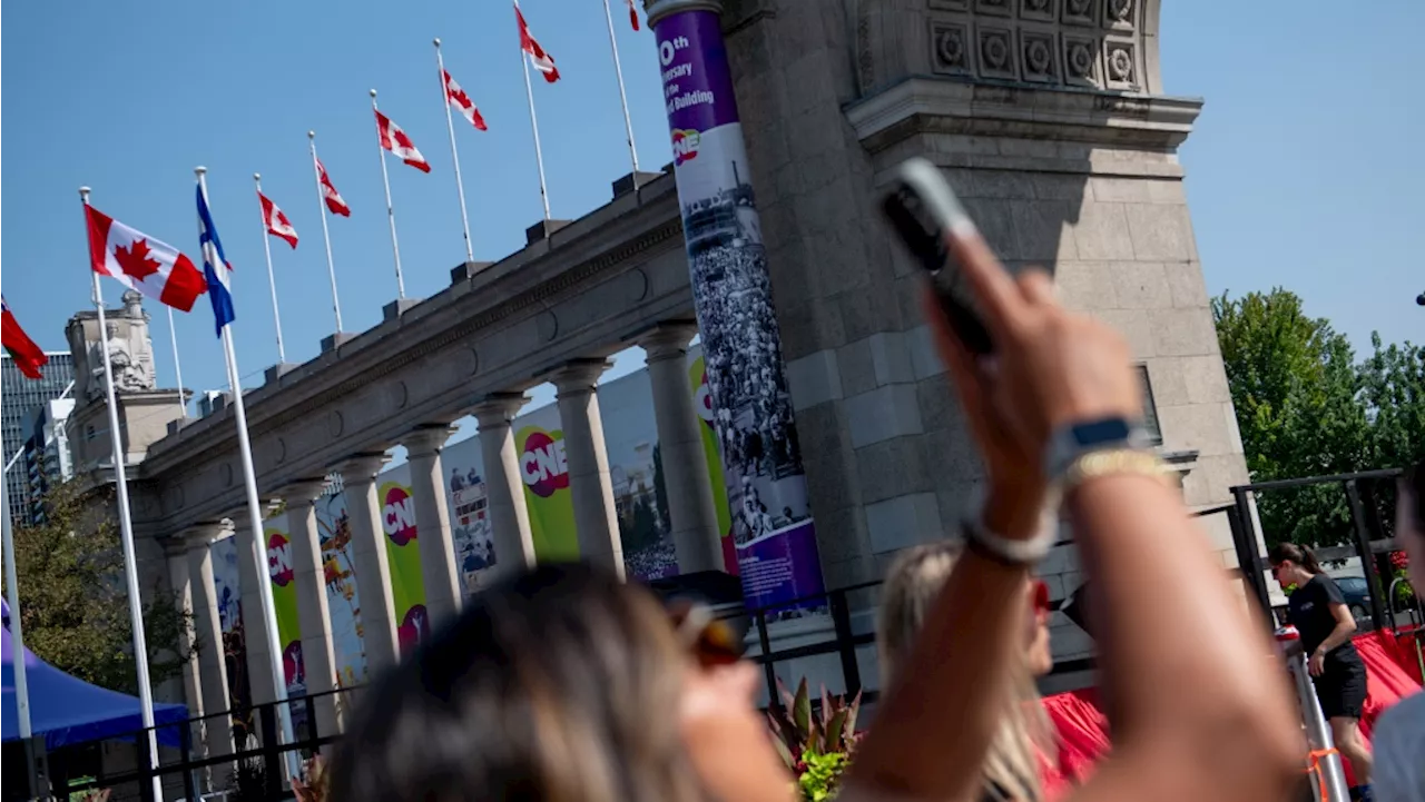 Toronto weather puts damper on CNE's opening weekend