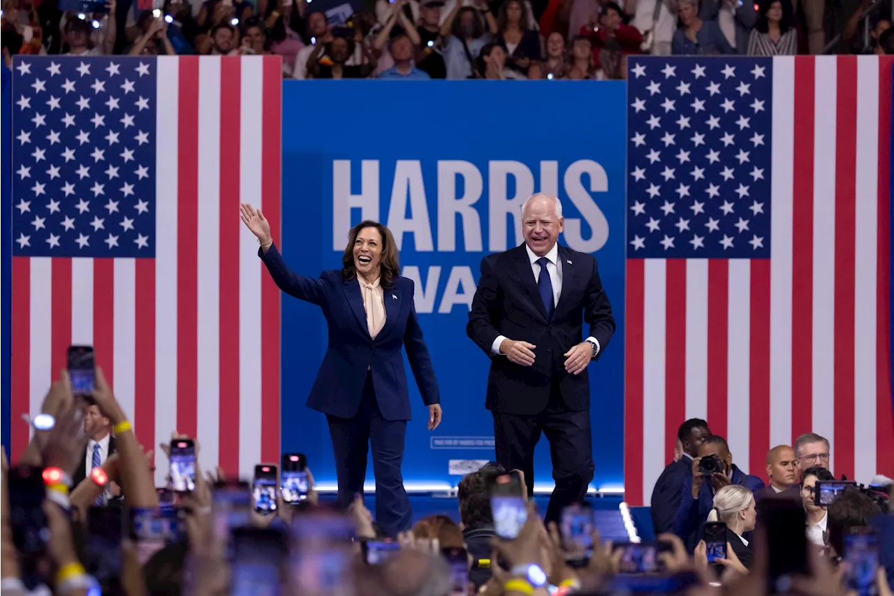 Tim Walz y Bill Clinton en el tercer día de la Convención Demócrata, sigue el minuto por minuto aquí