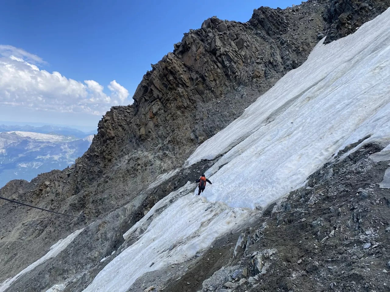 Dos alpinistas vascos fallecen tras caer de la cima del Mont Blanc