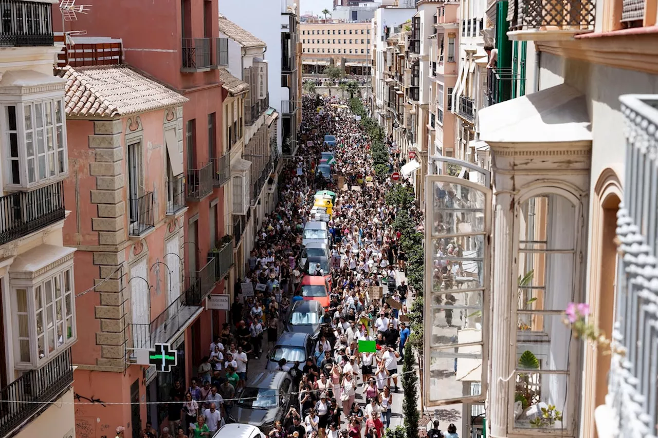 La alianza de inquilinos, ‘kellys’ y vecinos cabreados que pone en jaque al turismo masivo