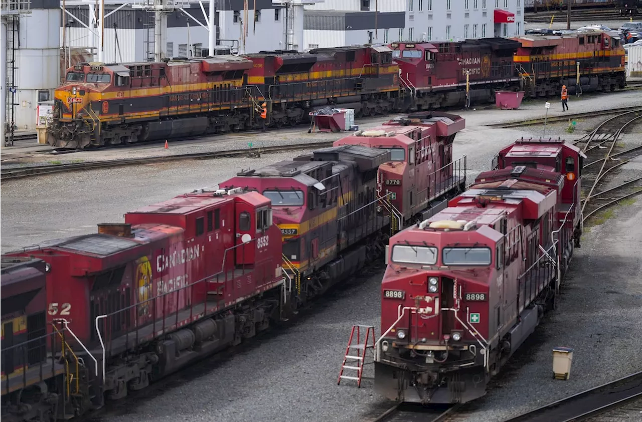 Business groups call on federal government to prevent rail work stoppage