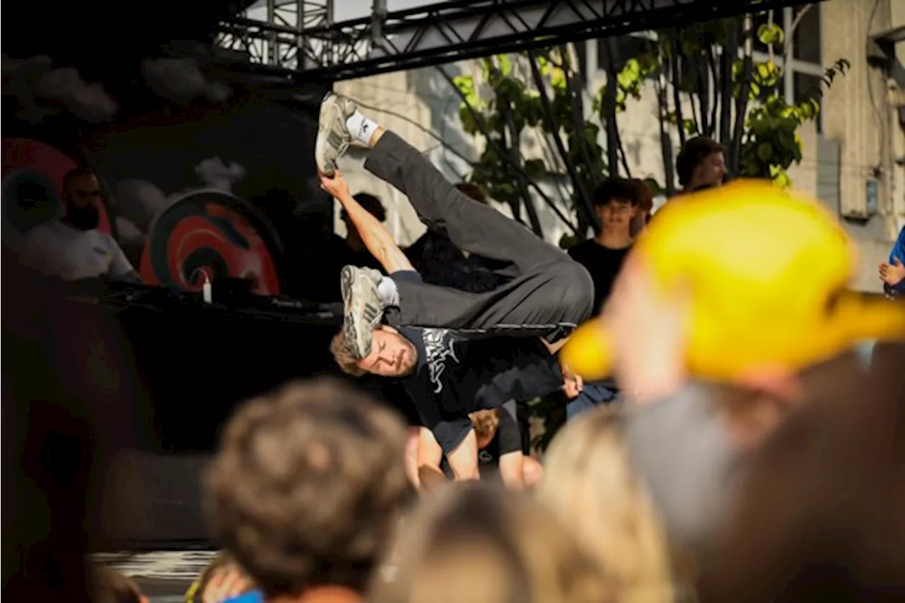 De Speelplaats op Maanrock eert Michaël Priëels met breakdance en freerunning: “Hij blijft voor altijd verbond