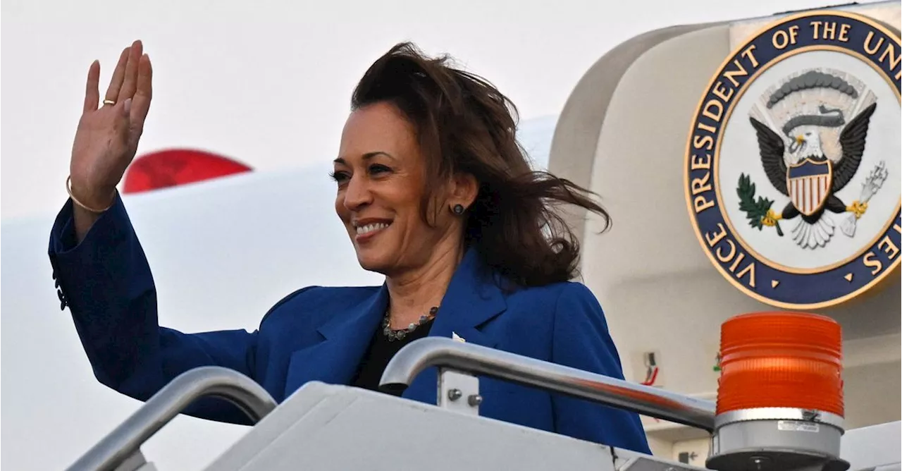 Kamala Harris Had Her Plane Circle For 10 Minutes To Watch Her Husband’s Speech