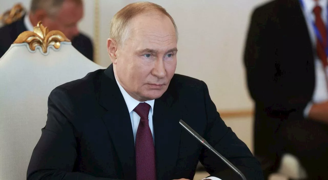 Russia, l'ultimo decreto di Putin: permesso di soggiorno agli stranieri vittime di russofobia