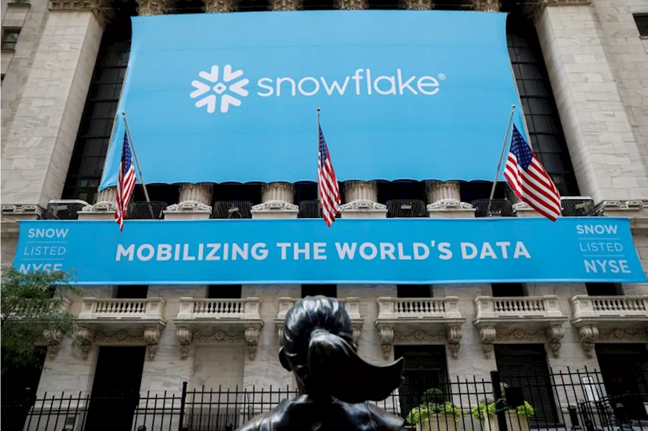 Snowflake lifts annual guidance after Q2 results top Wall Street estimates