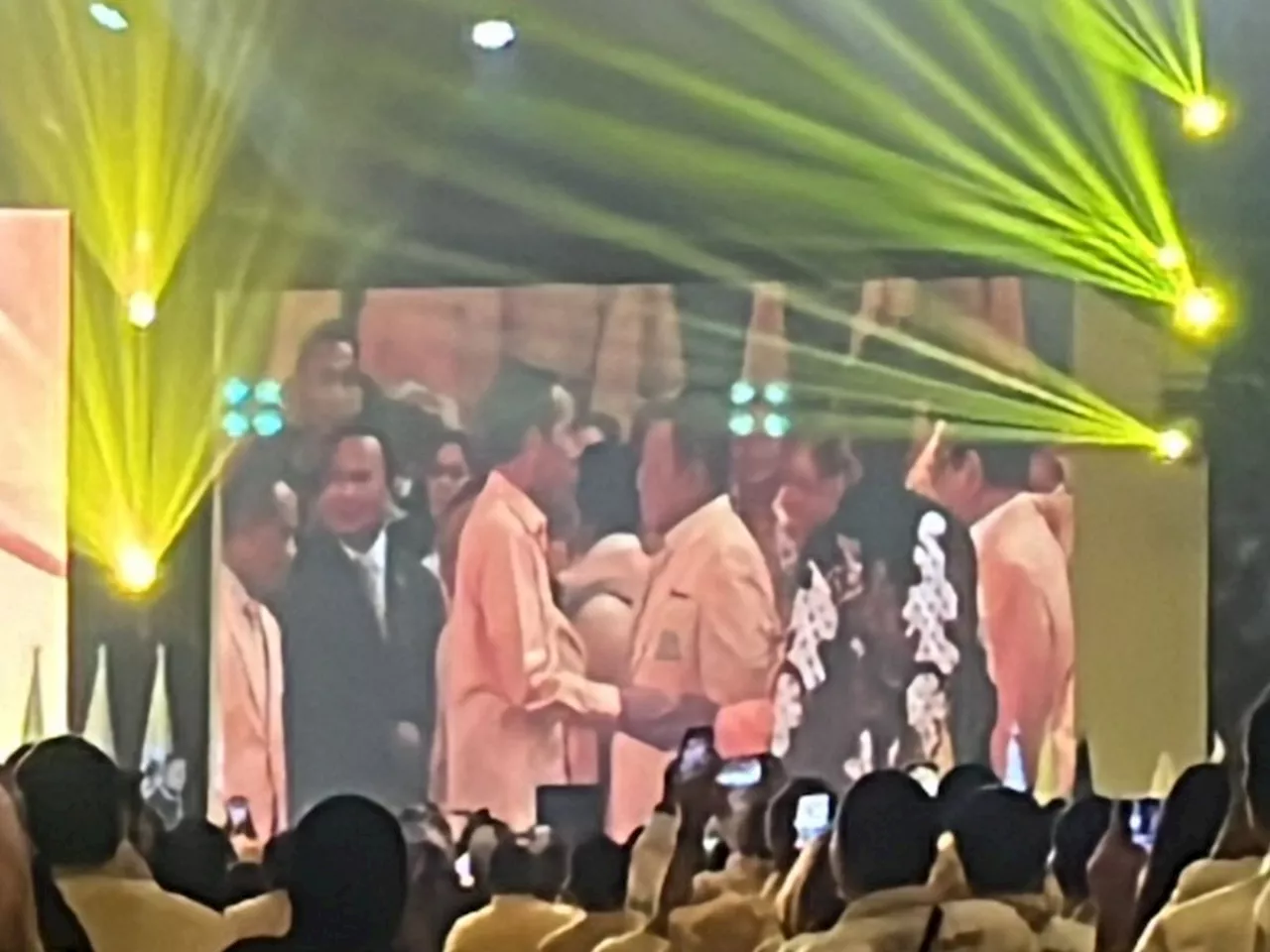 Jokowi Pakai Kemeja Kuning ke Munas Golkar, Cek Siapa saja yang Hadir