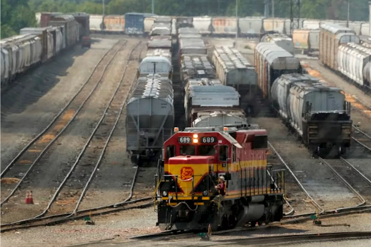 Canada's two major freight railroads may stop Thursday if contract dispute isn't resolved