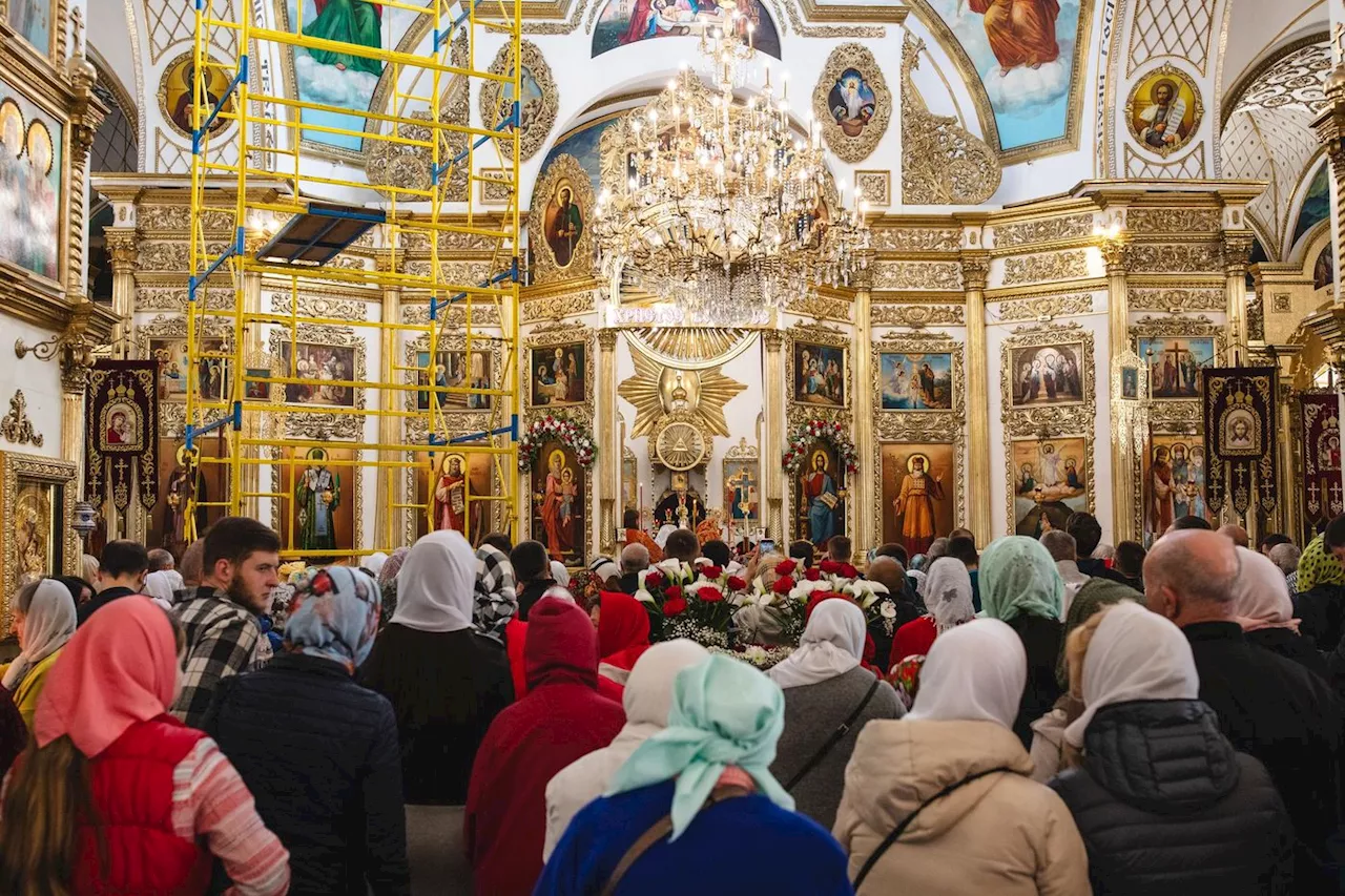 Propagande, sécurité… Pourquoi l’Ukraine interdit-elle l’Église orthodoxe liée à la Russie ?