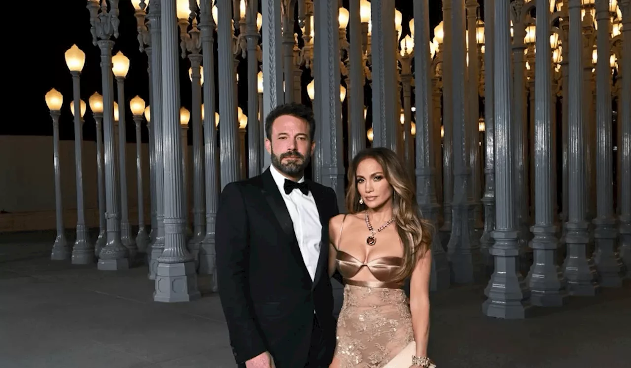 Jennifer Lopez files for divorce from Ben Affleck