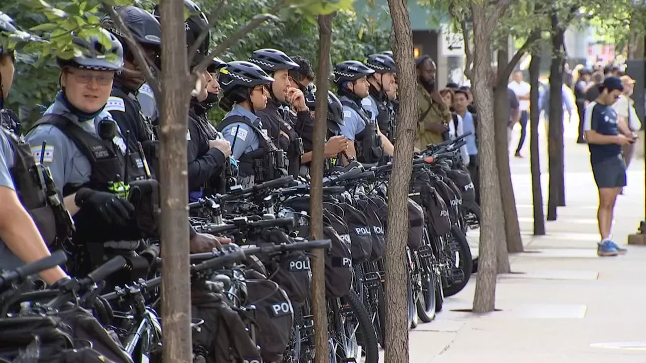 Protesters rally outside Chicago's Israeli consulate on 2nd night of Democratic convention