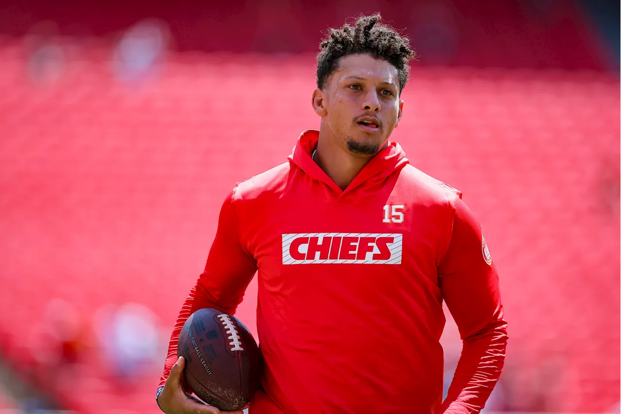 Chiefs' Patrick Mahomes Hilariously Responds to Flag Football Star's Callout