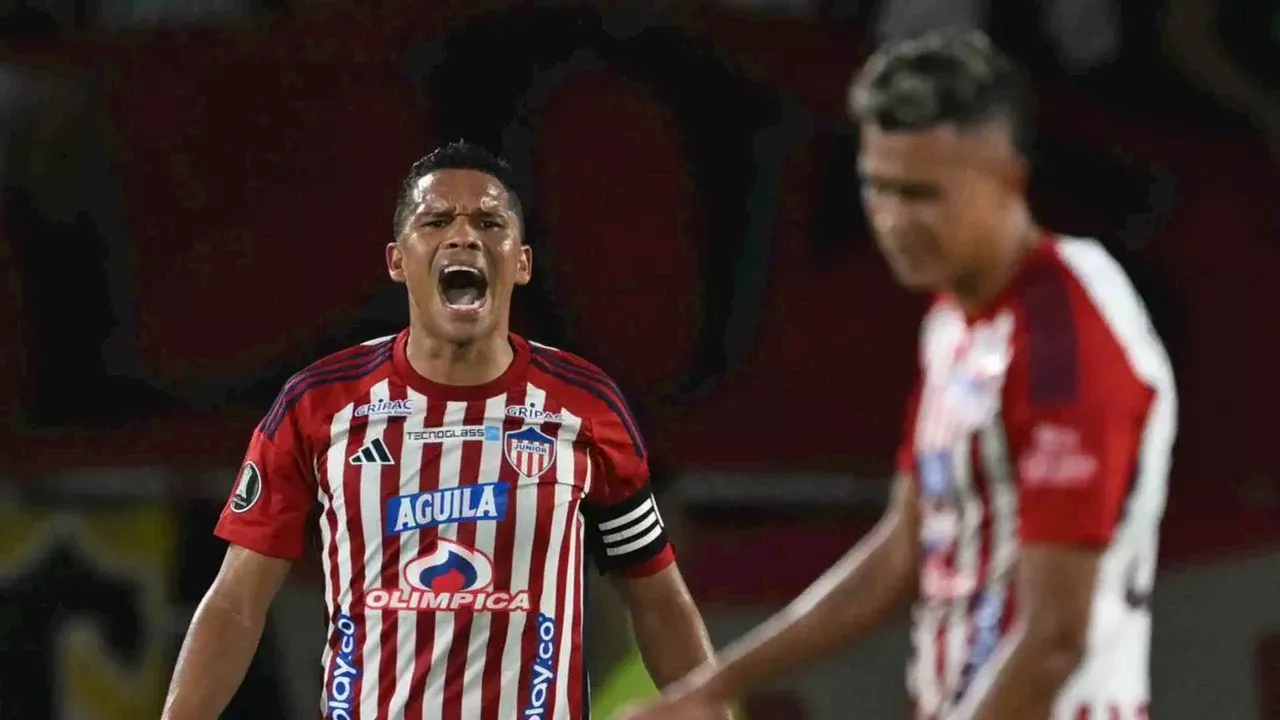 Carlos Bacca explotó tras eliminación de Copa Libertadores: “Seguimos haciendo la misma cagada”