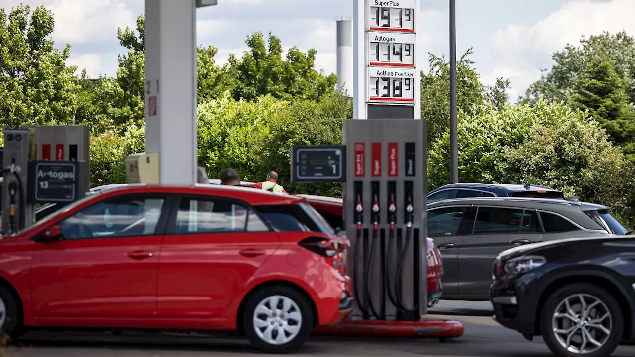 Forderung der Autoindustrie: Keine fossilen Kraftstoffe mehr an deutschen Tankstellen ab 2045