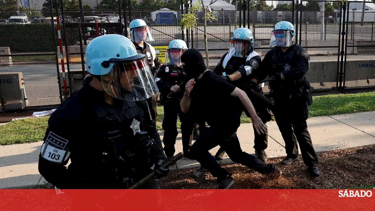 13 pessoas detidas em Chicago durante protestos junto à Convenção Democrata