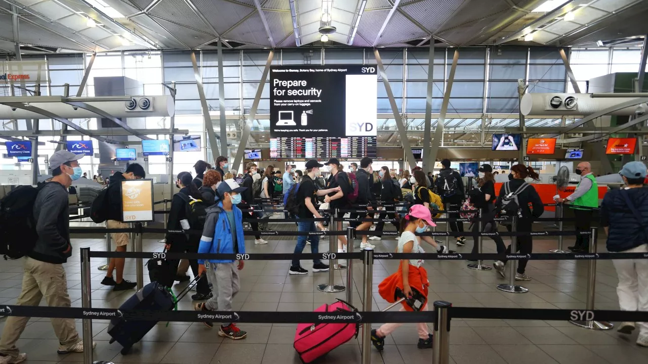 Airport refuelers set to send travellers scrambling in major strike