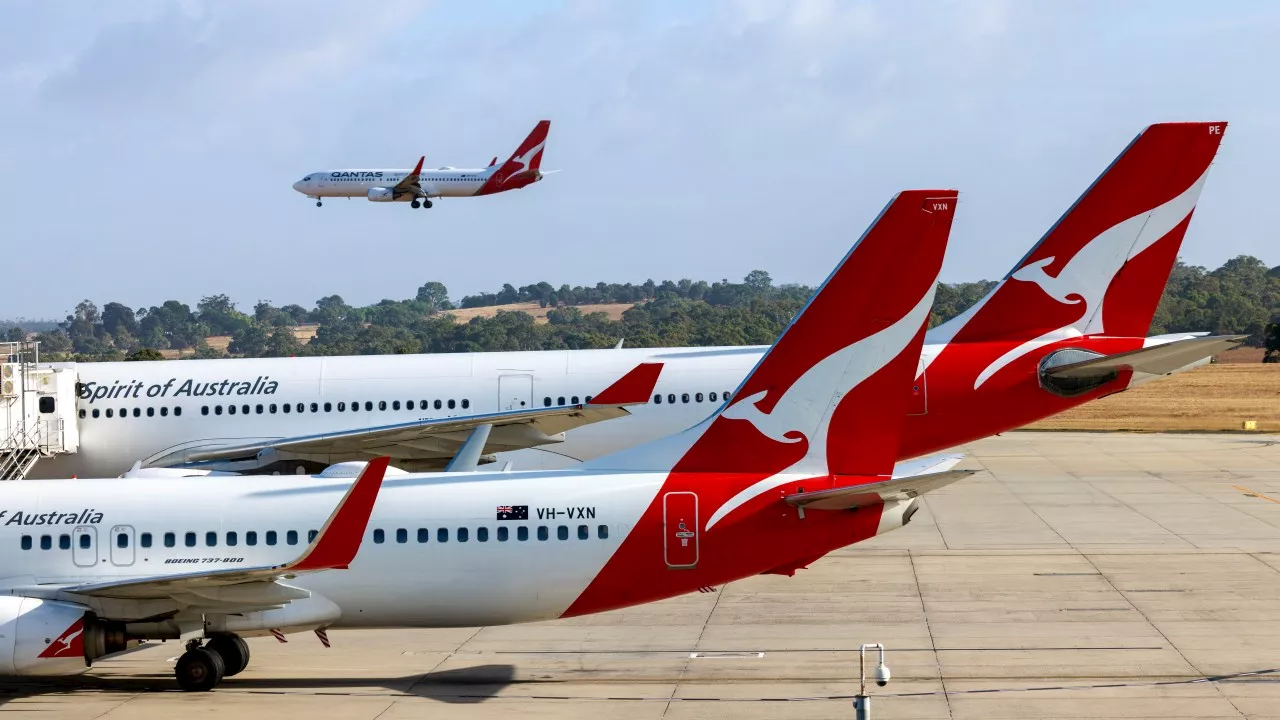 Qantas rises, Jetstar falls in latest on-time performance data