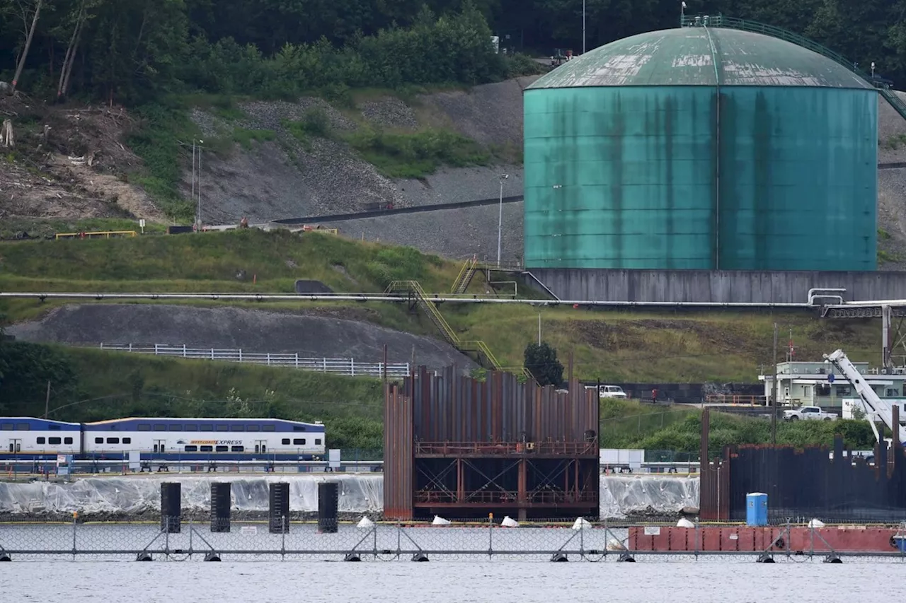 Rail strike would halt B.C.'s West Coast Express commuter train, says TransLink