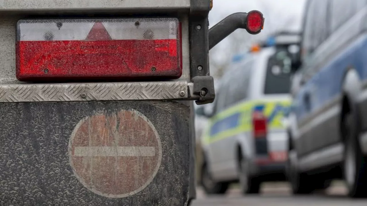 Güterverkehr: 130.000 Kilometer ohne Führerschein - Lkw-Fahrer gestoppt