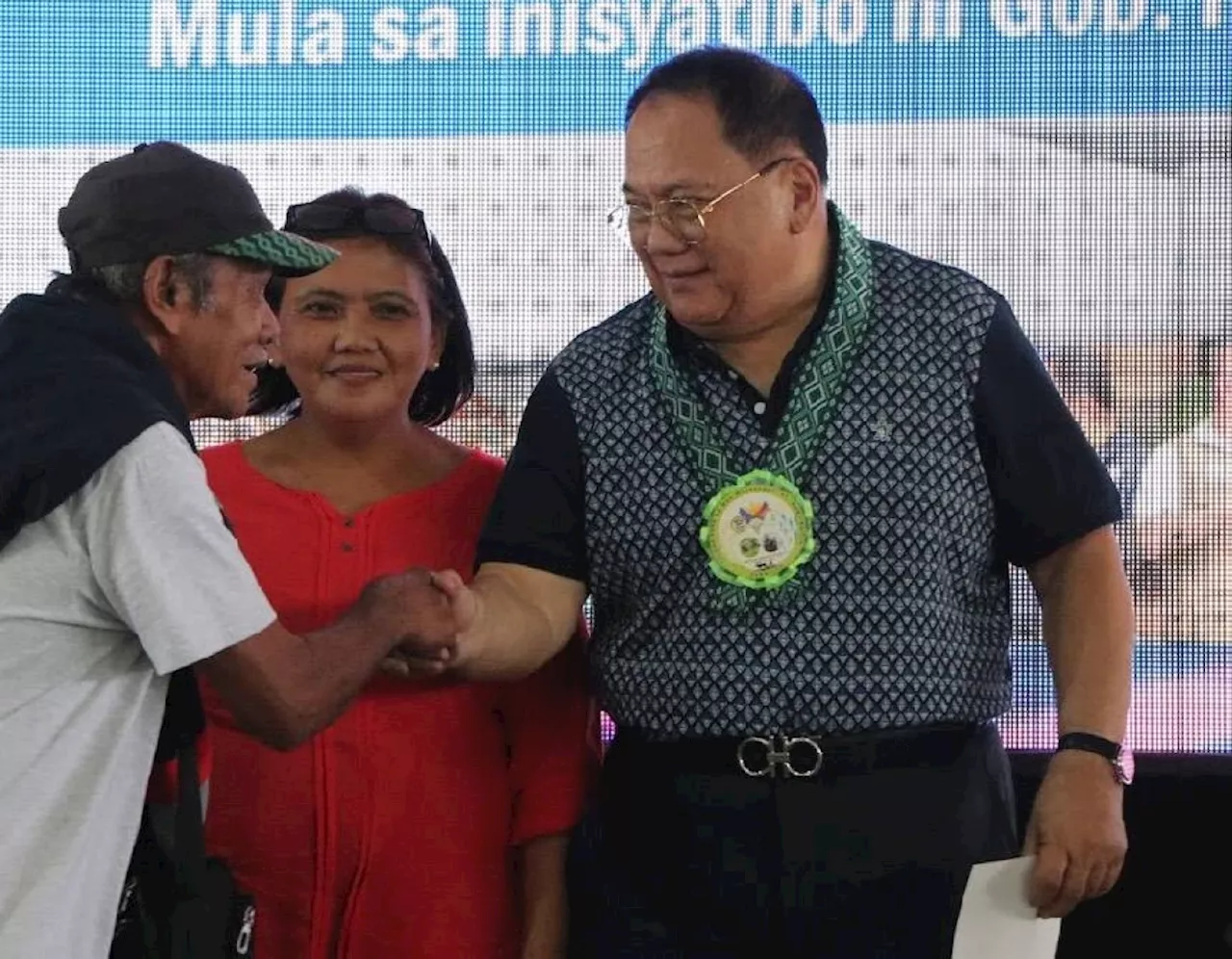 P10M aid given to Zambales farmers, fishermen