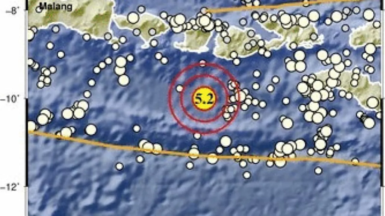 Gempa 5,2 Guncang NTB, Warga Lombok Panik Berhamburan Keluar Rumah