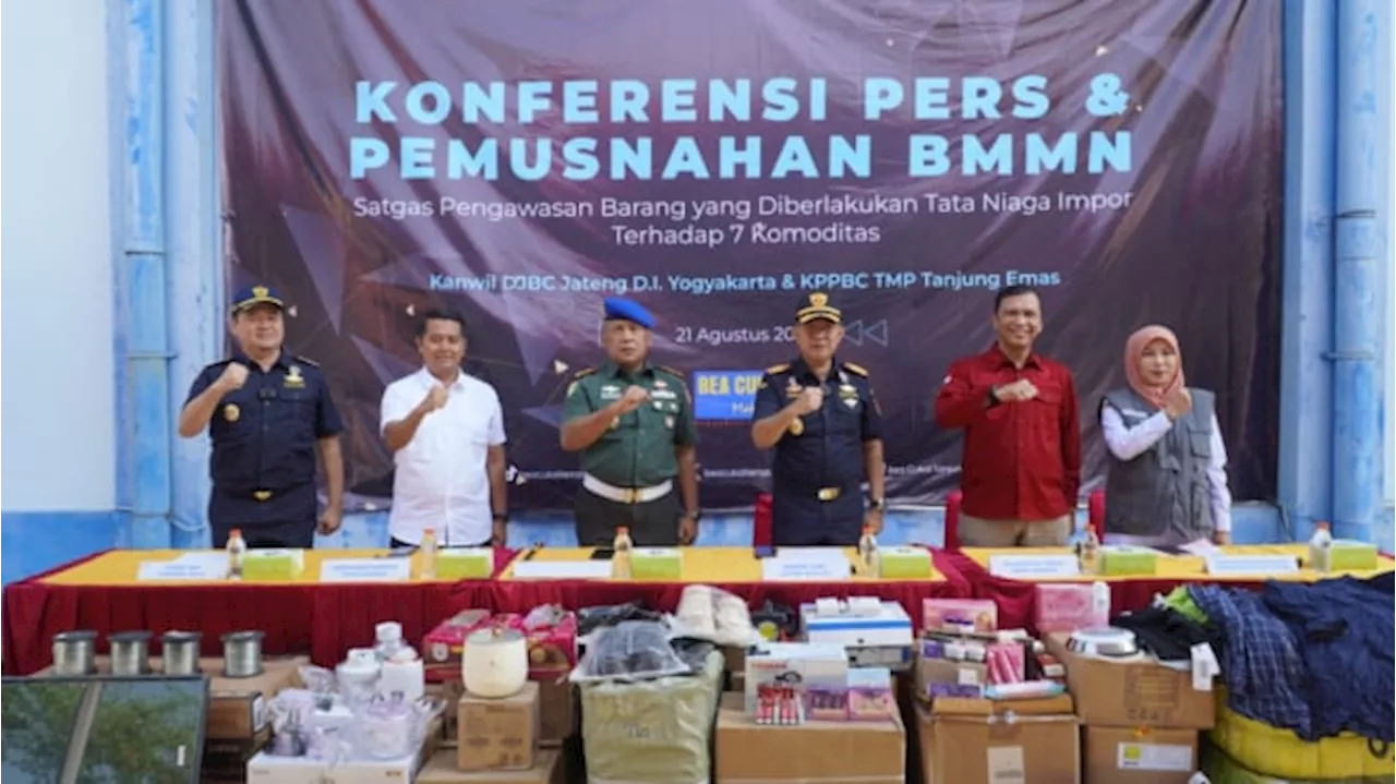 Kanwil Bea Cukai Jateng DIY dan Tanjung Emas Gelar Expose Penertiban Importasi dan Pemusnahan BMMN