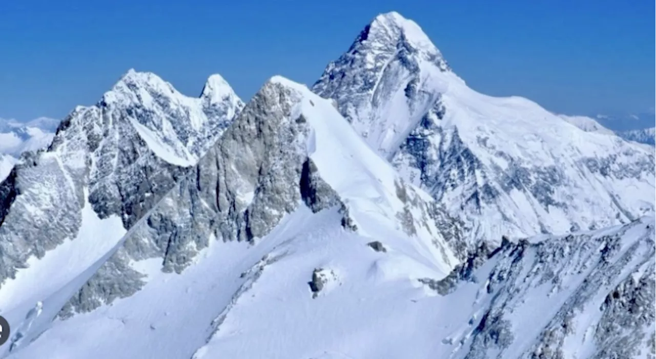 Two Russians rescued from Pakistan mountain, one still missing