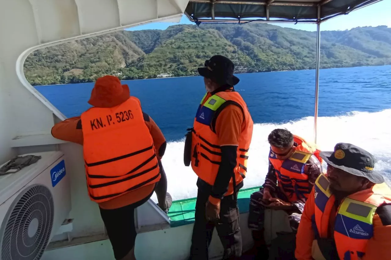 Tim SAR masih mencari empat korban kapal tenggelam di Alor NTT