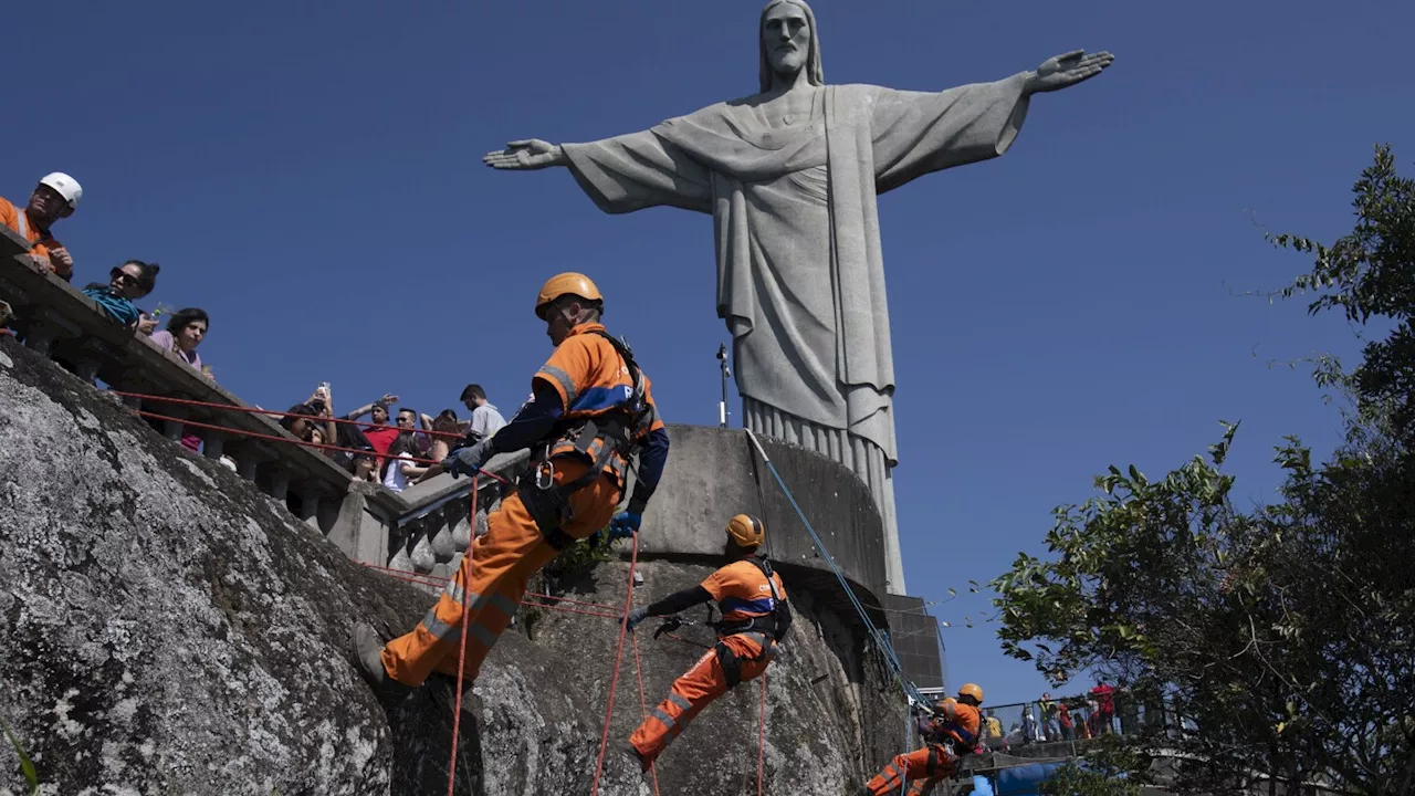 Rio de Janeiro climbers clean site of Christ the Redeemer statue