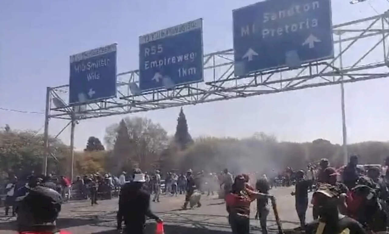 Watch: M1, M2 highways closed amid Samwu wage dispute