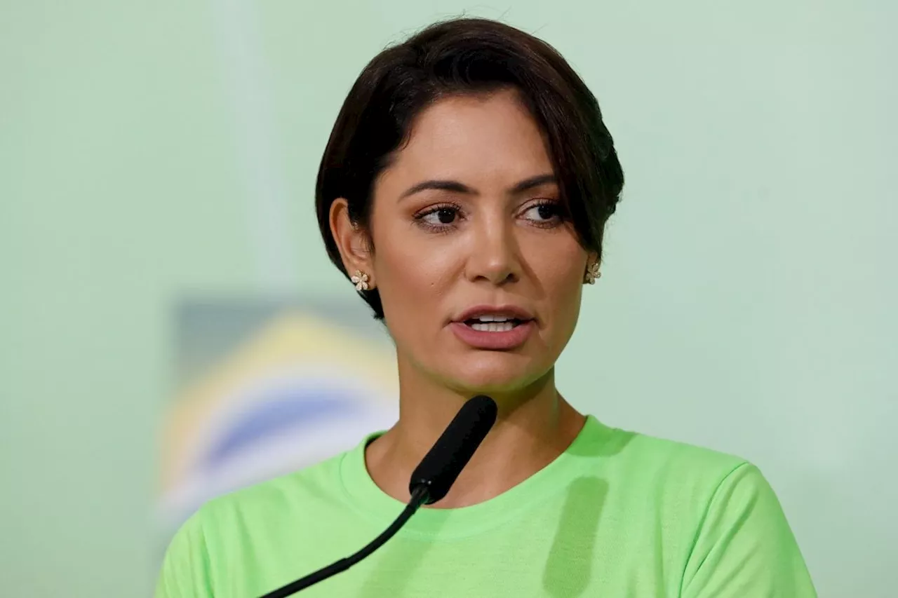 Michelle Bolsonaro vai ao STF contra Erika Hilton e pede R$ 15 mil em indenização