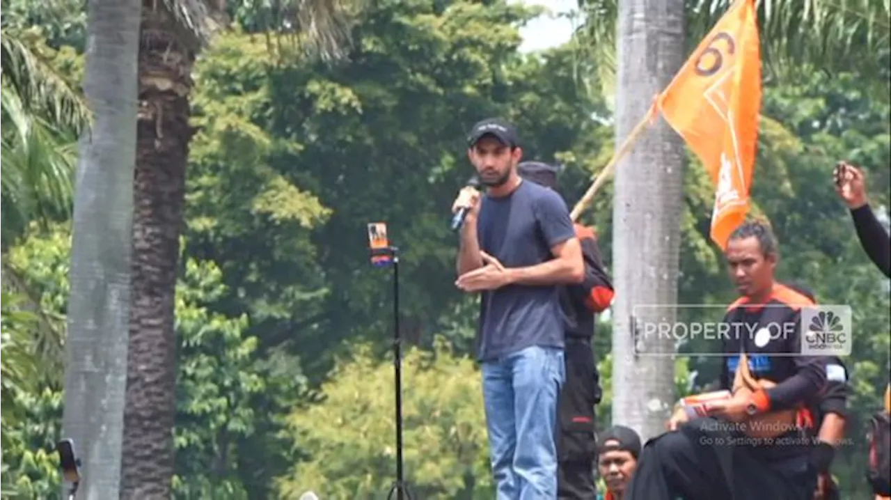 Ikut Demo, Reza Rahadian Khawatir Demokrasi RI Dipermainkan