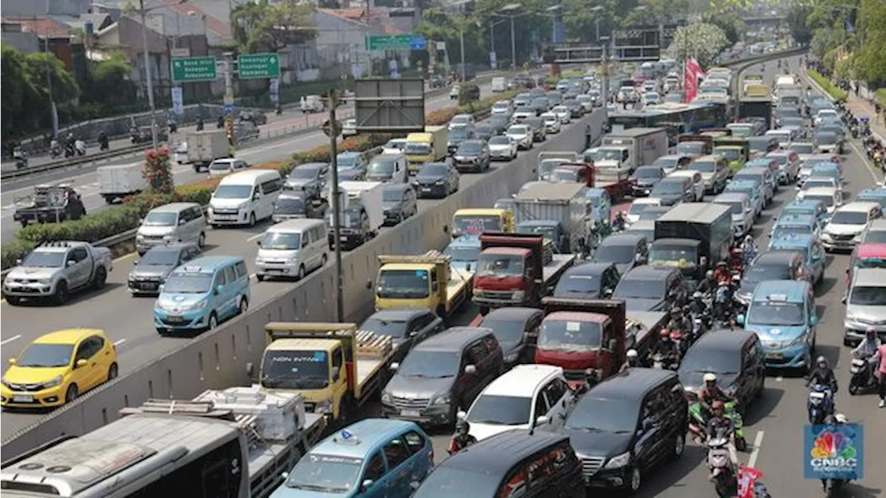 Penampakan Lalin Macet Parah di Depan DPR, Ada Demo Darurat Indonesia