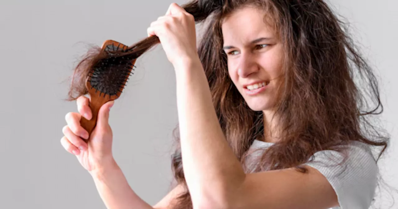 No duermas con el pelo mojado: descubre los problemas que podrías enfrentar