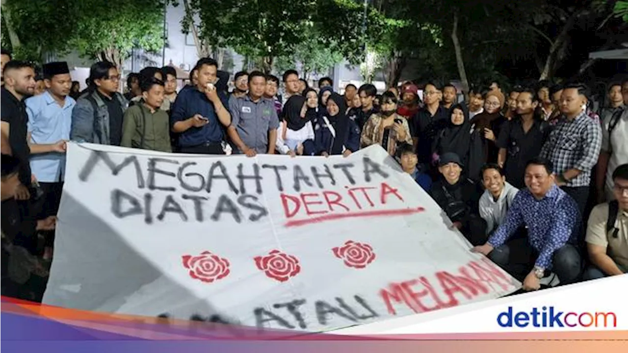 DPR Batal Revisi UU Pilkada, Mahasiswa, Buruh-Warga Jatim Tetap Turun ke Jalan