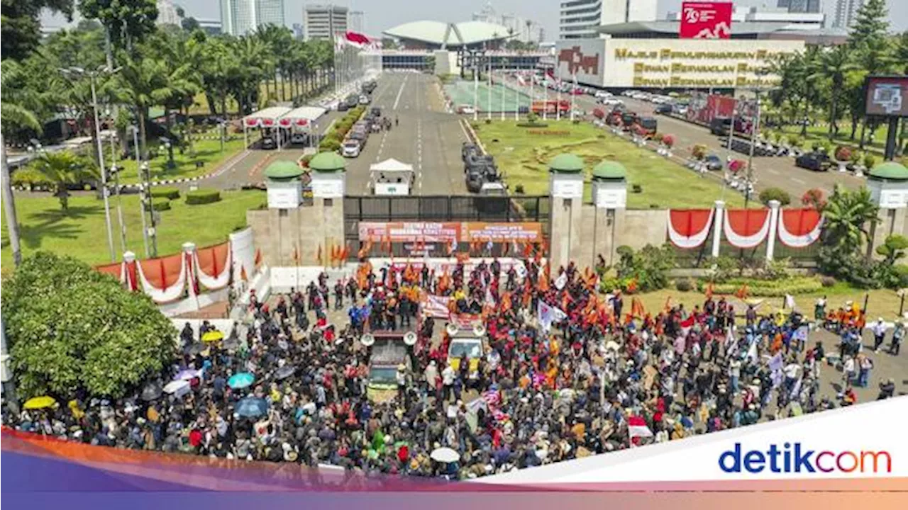 Ada Demo Besar di DPR, Ekonom Wanti-wanti Hal Ini ke Pemerintah